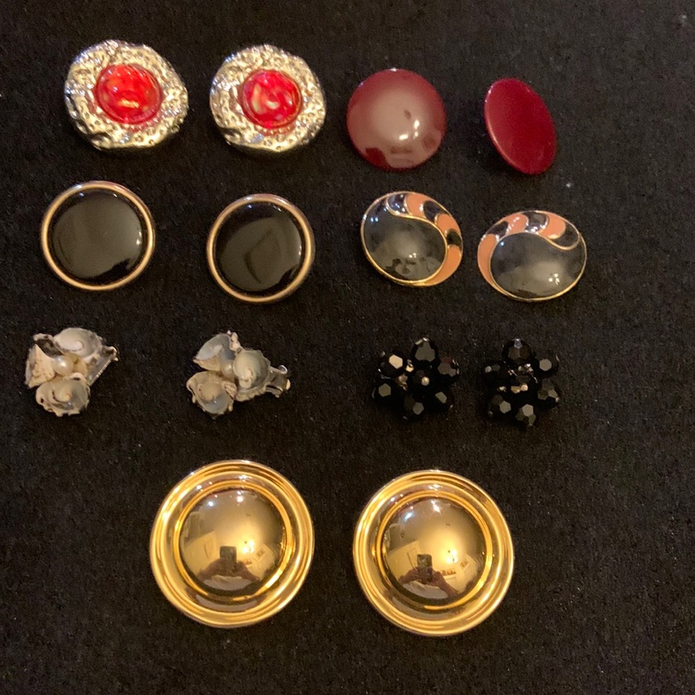 Vintage clip on earrings 7 pairs‎ metal, plastic, beads, shells. Fun 🤩